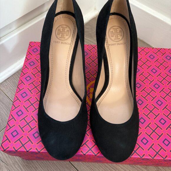 Tory Burch Black Suede Astoria Wedge - Picture 6 of 14